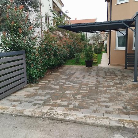 Apartmani Monte Pula Luaran gambar