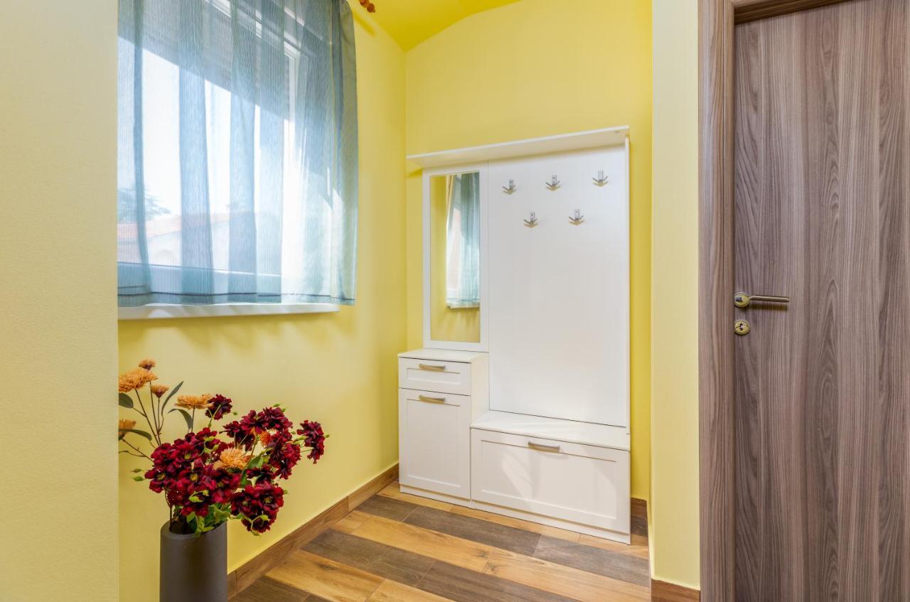 Apartmani Monte Pula Luaran gambar