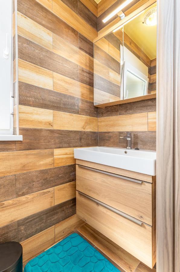 Apartmani Monte Pula Luaran gambar
