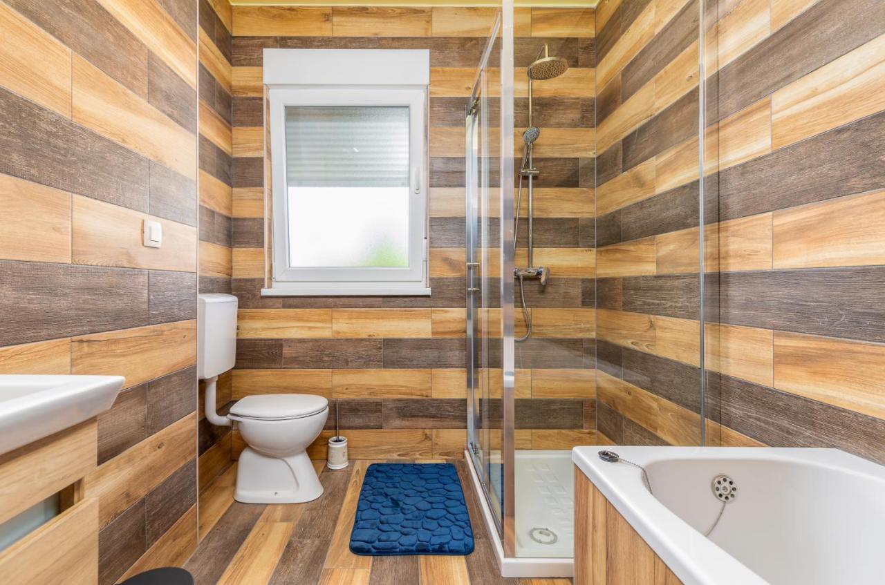 Apartmani Monte Pula Luaran gambar