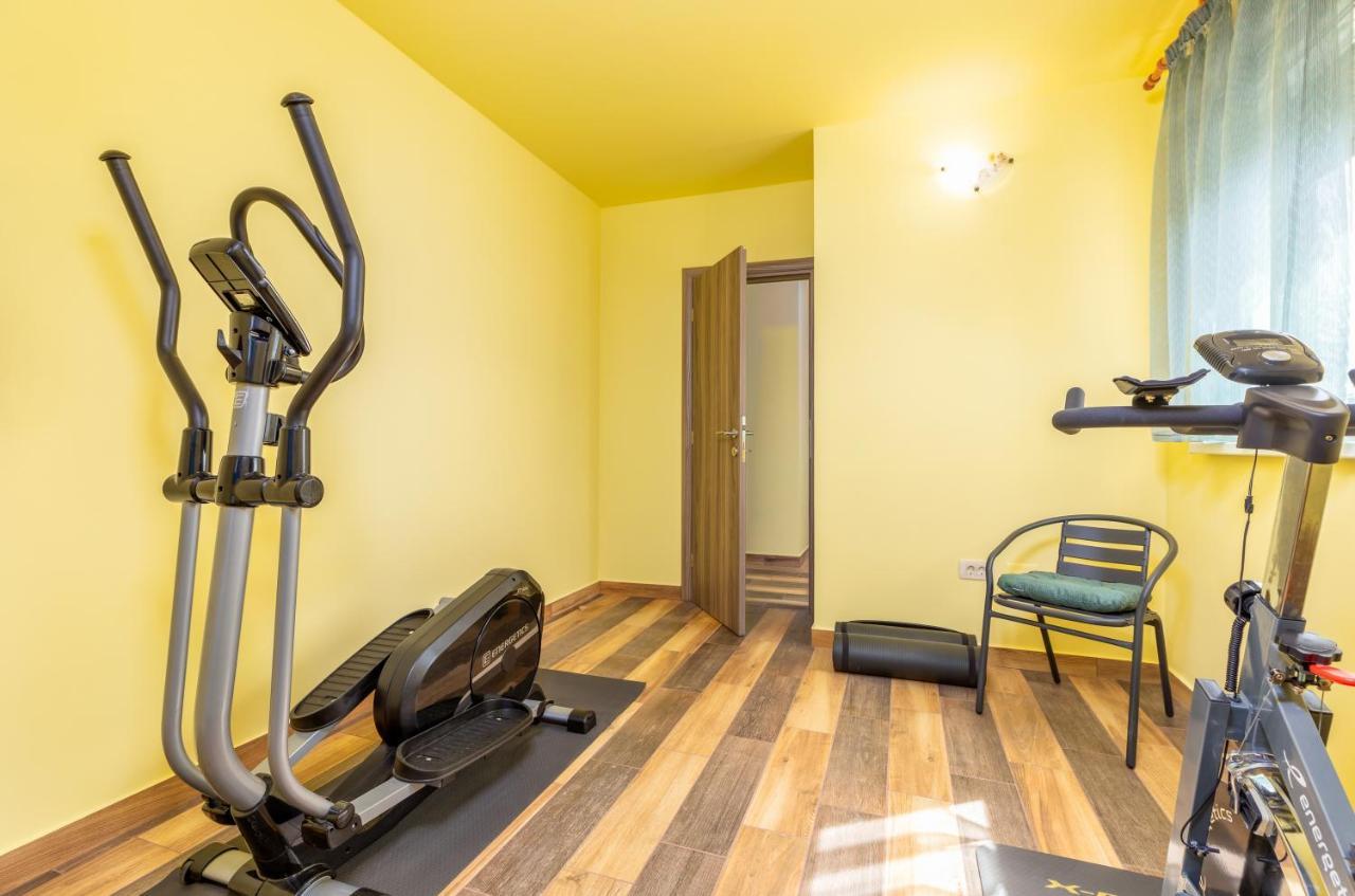 Apartmani Monte Pula Luaran gambar
