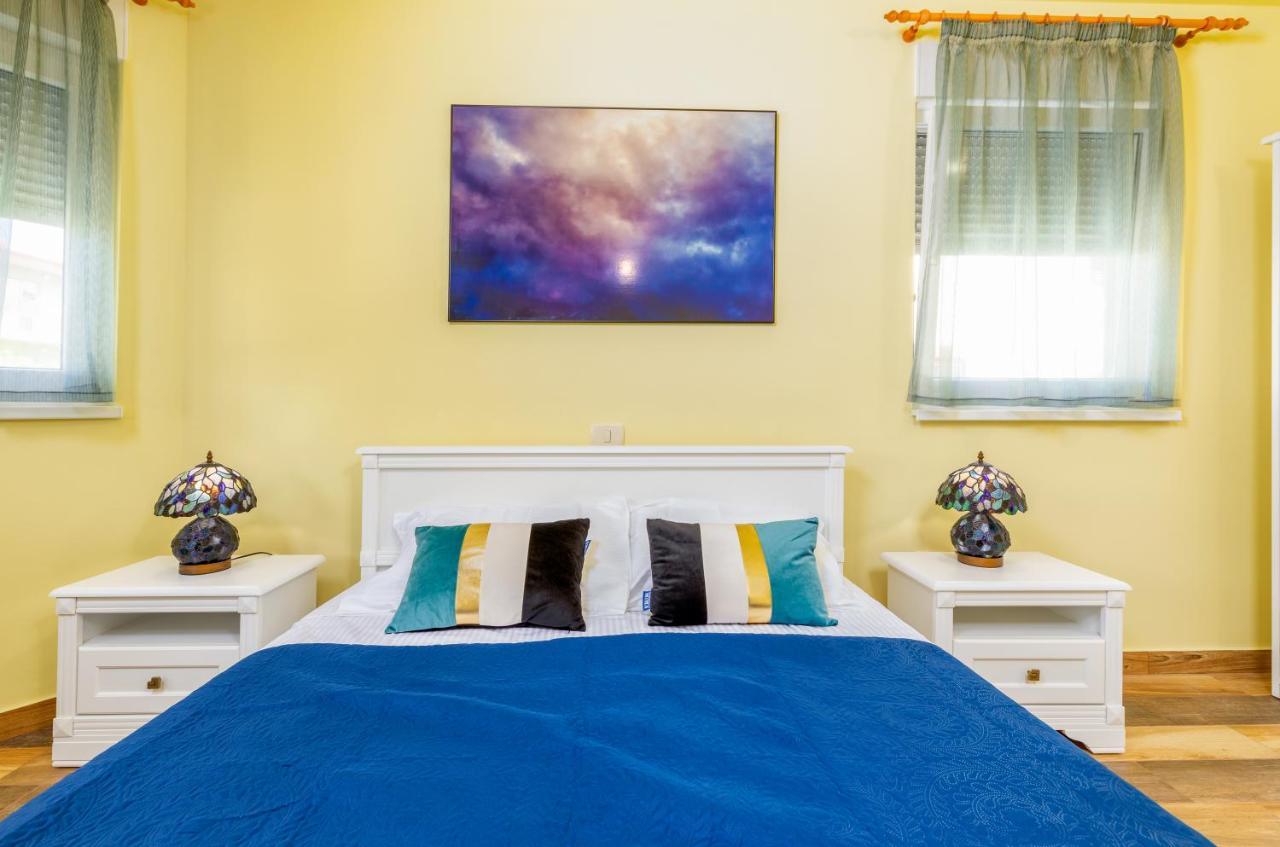 Apartmani Monte Pula Luaran gambar