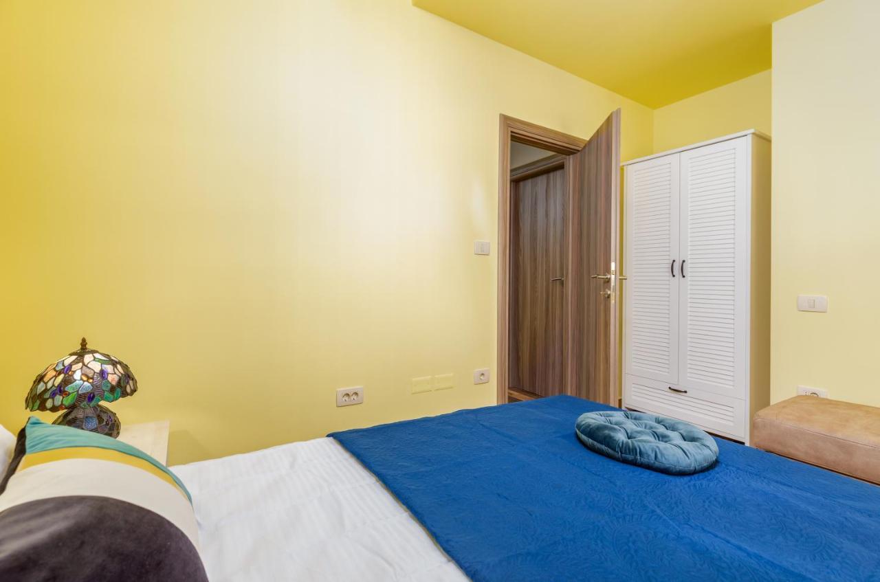 Apartmani Monte Pula Luaran gambar