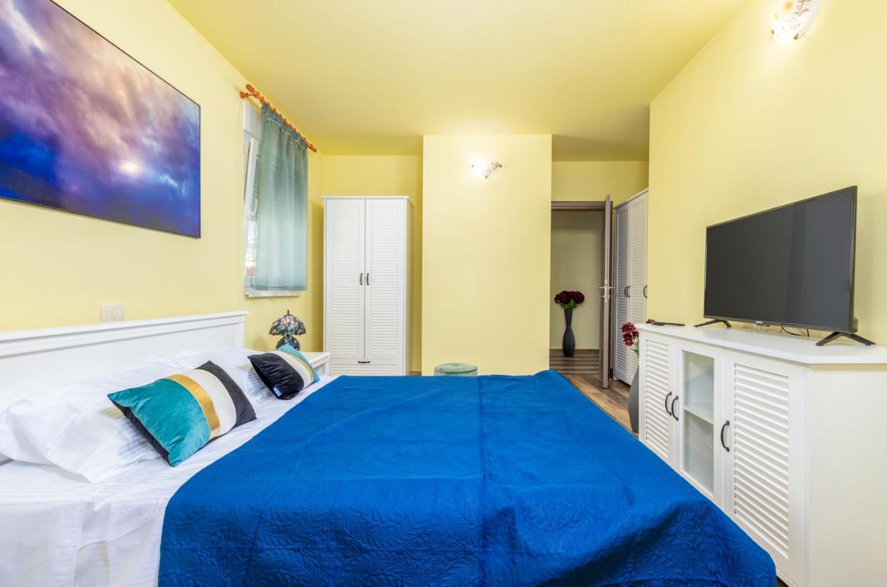 Apartmani Monte Pula Luaran gambar