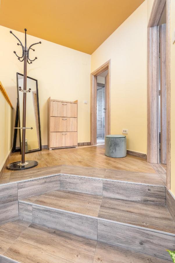 Apartmani Monte Pula Luaran gambar