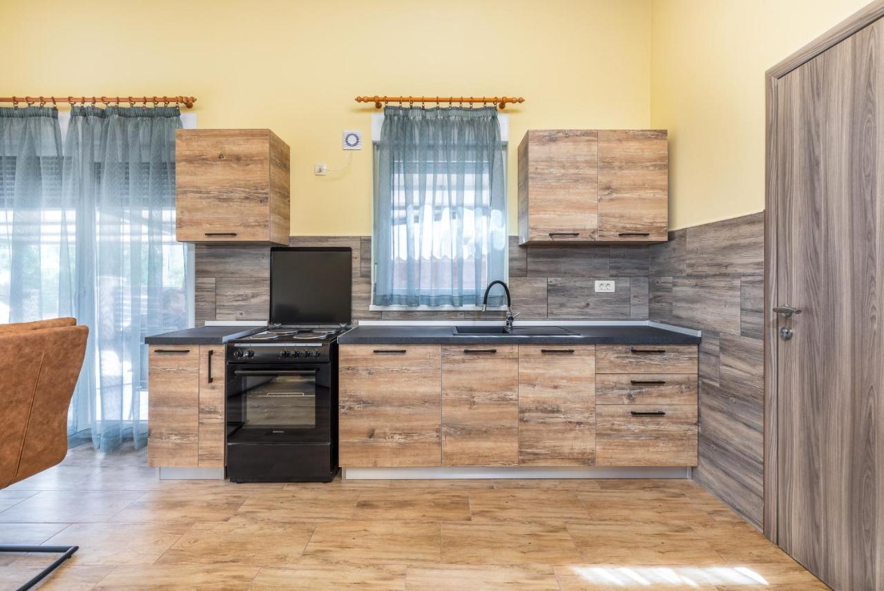Apartmani Monte Pula Luaran gambar