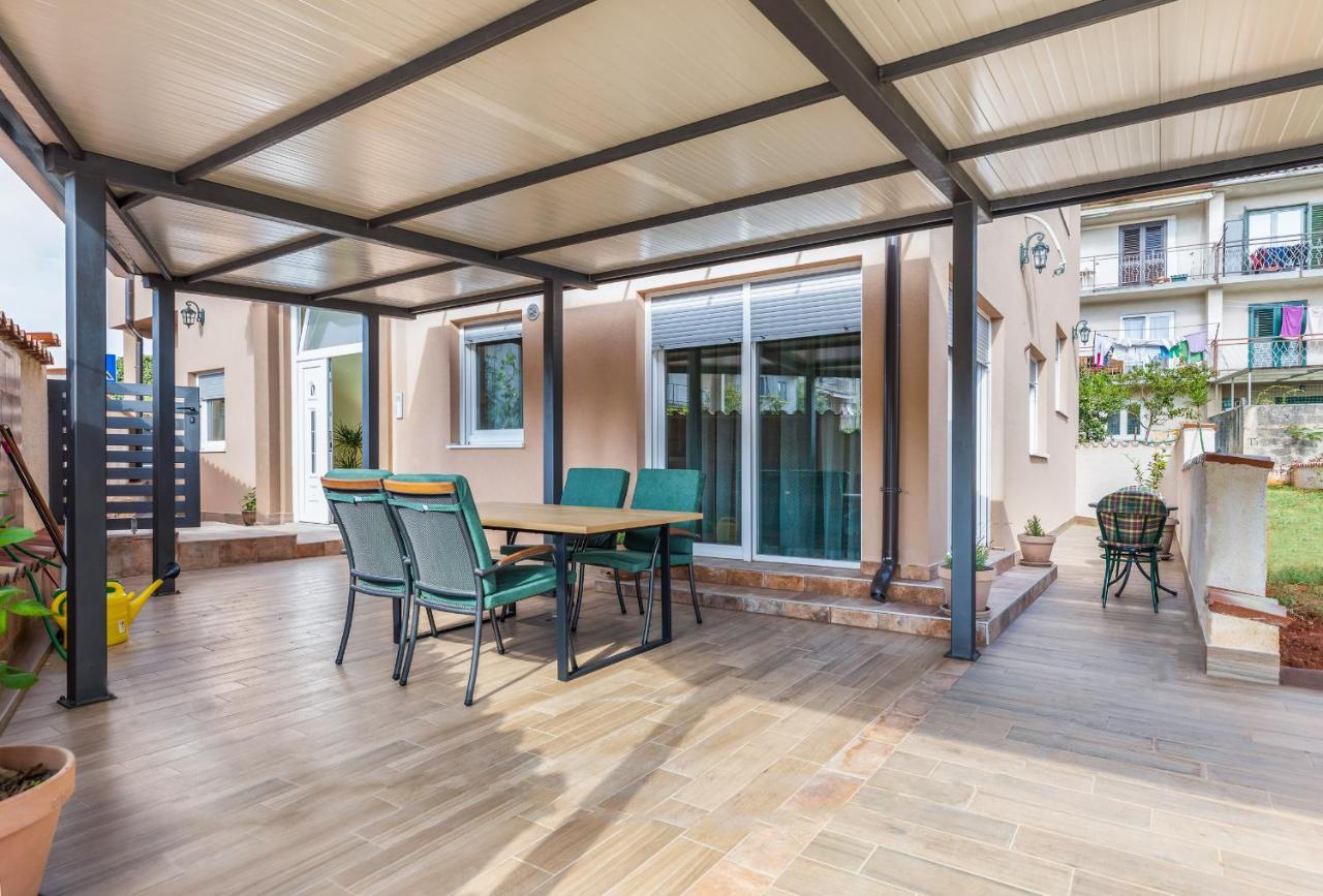 Apartmani Monte Pula Luaran gambar